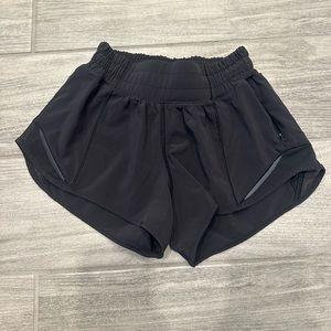 Hotty Hot Low-Rise Lined Short 2.5" size 0 black
